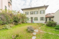 casa indipendente in vendita a Desio