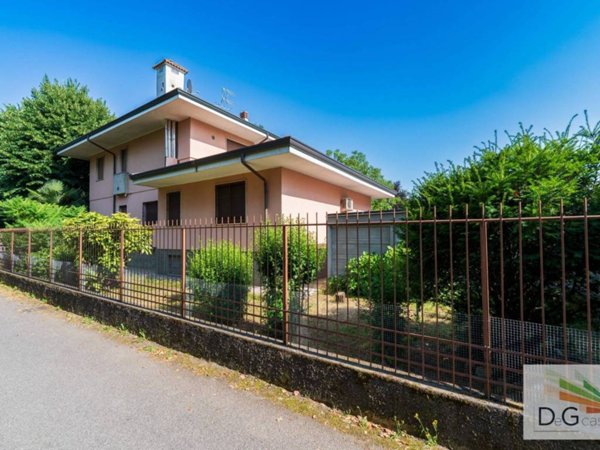 casa indipendente in vendita a Desio