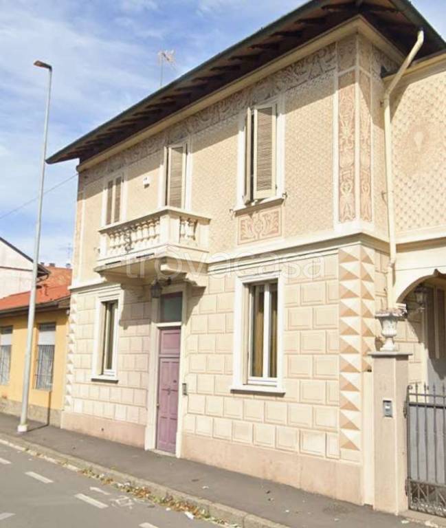 casa indipendente in vendita a Desio