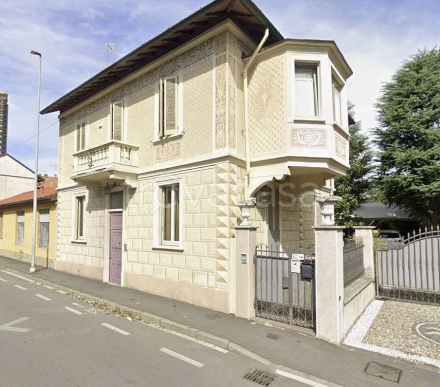 casa indipendente in vendita a Desio