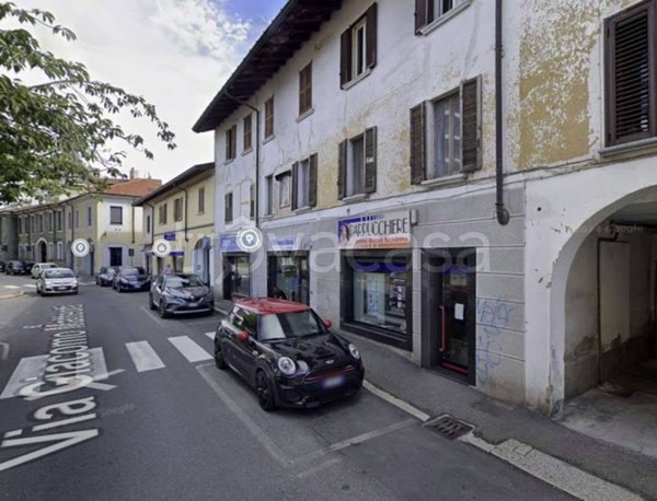 negozio in vendita a Desio