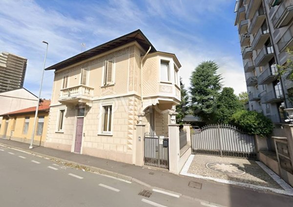 casa indipendente in vendita a Desio