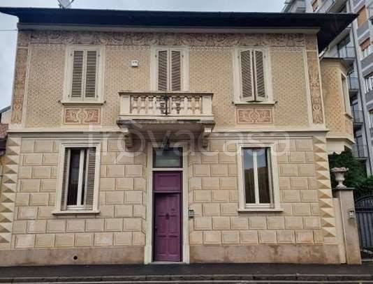 casa indipendente in vendita a Desio