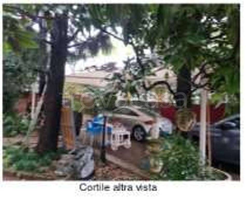 casa indipendente in vendita a Desio