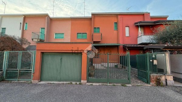 casa indipendente in vendita a Desio