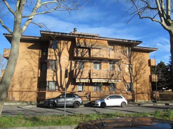 locale commerciale in vendita a Desio