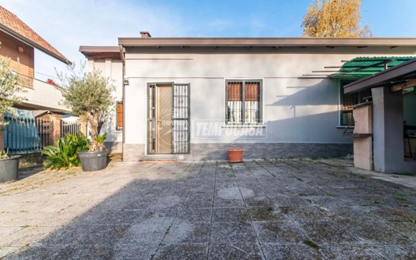 casa indipendente in vendita a Desio