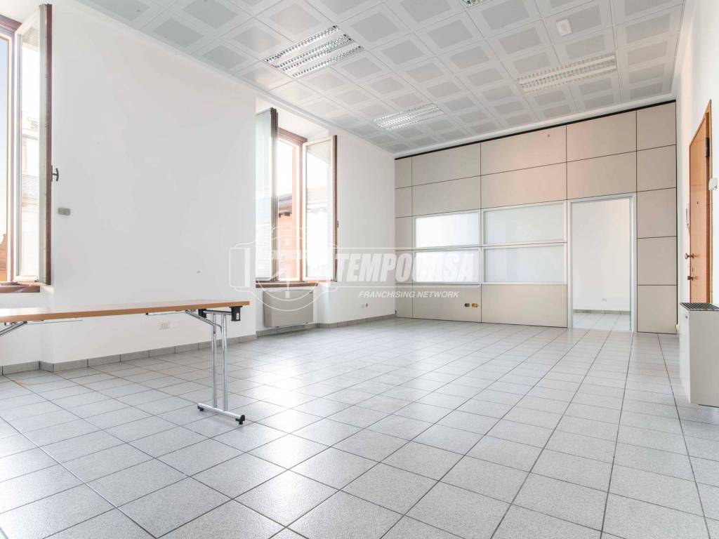 negozio in vendita a Desio