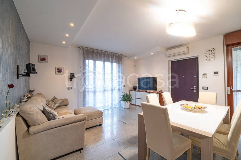 appartamento in vendita a Desio