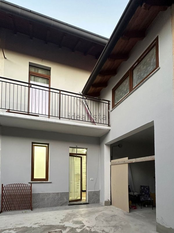casa indipendente in vendita a Desio