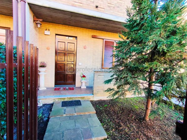 casa indipendente in vendita a Desio