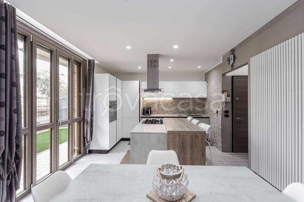 appartamento in vendita a Desio