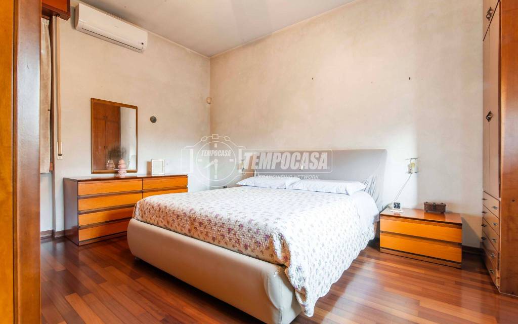 casa indipendente in vendita a Desio