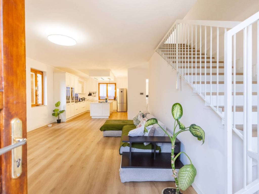 casa indipendente in vendita a Desio