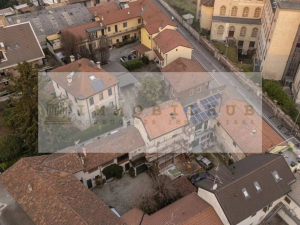 casa indipendente in vendita a Desio