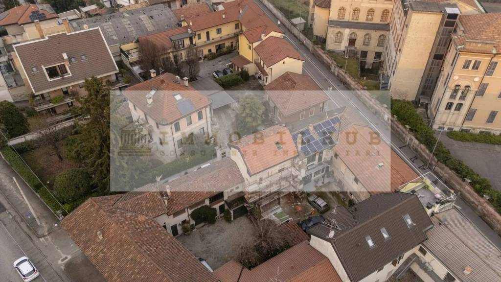 casa indipendente in vendita a Desio