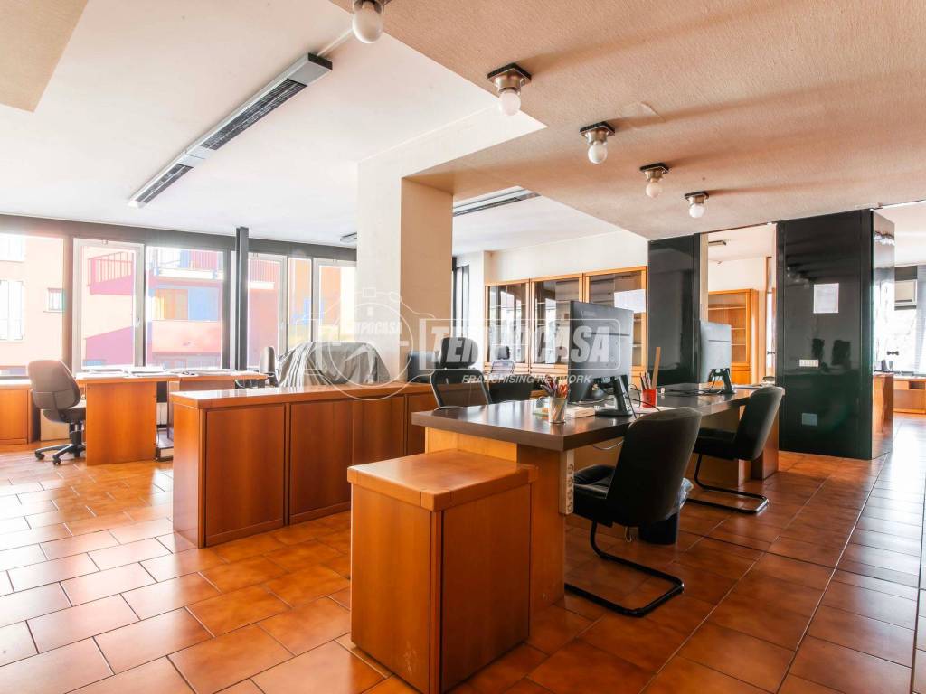 ufficio in vendita a Desio