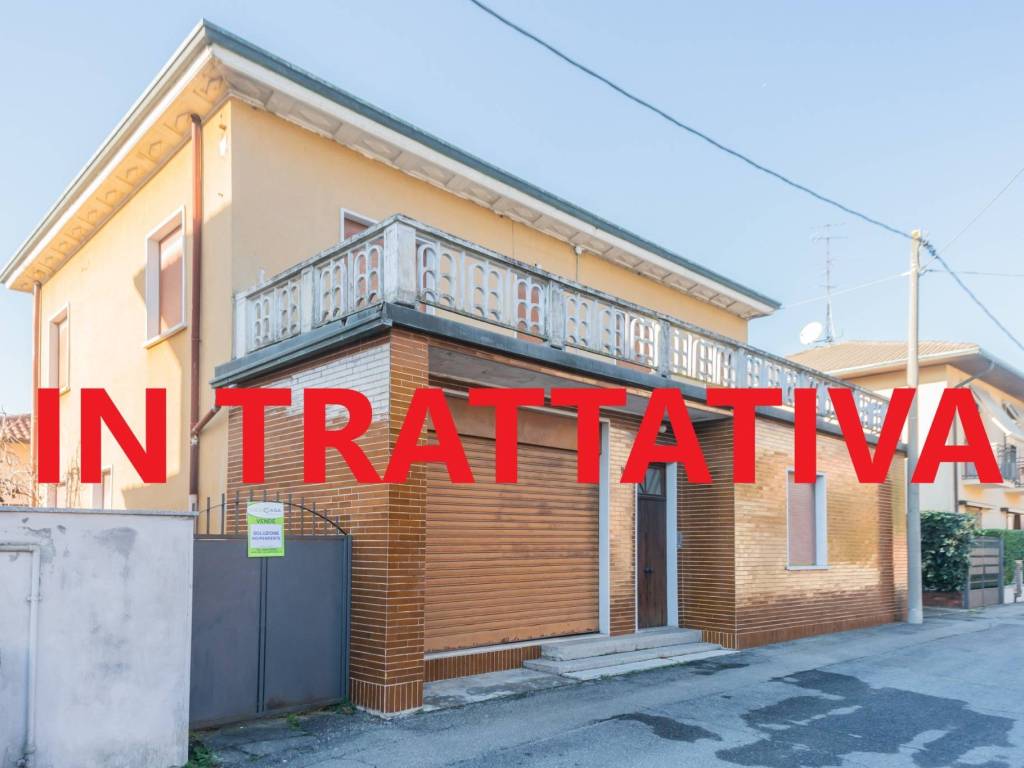 casa indipendente in vendita a Desio