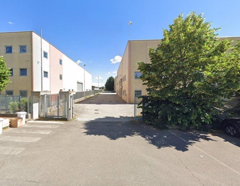 locale commerciale in vendita a Desio