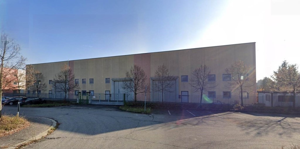 locale commerciale in vendita a Desio