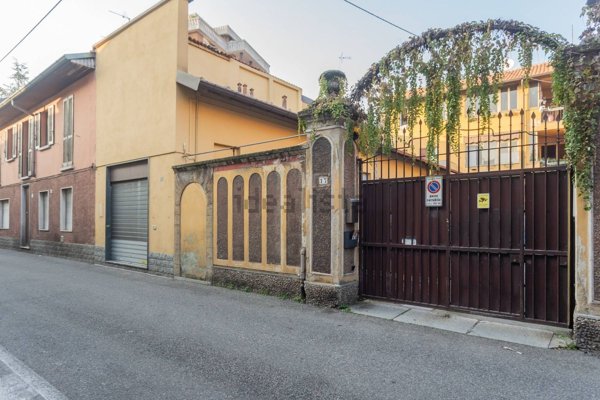 negozio in vendita a Desio