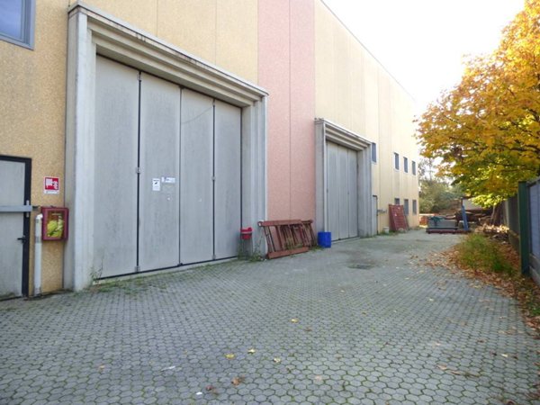 locale commerciale in vendita a Desio