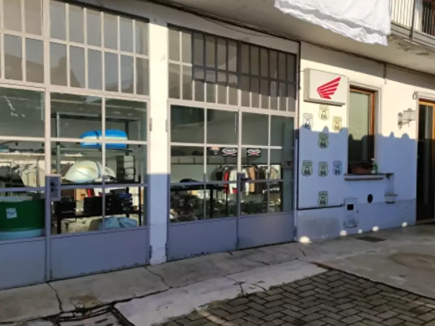 locale di sgombero in vendita a Desio