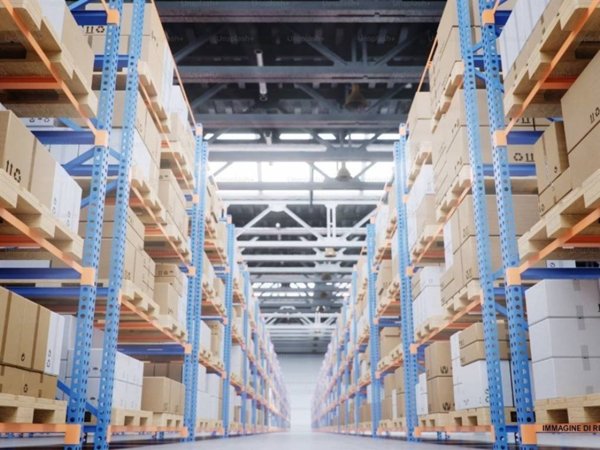 locale commerciale in vendita a Desio