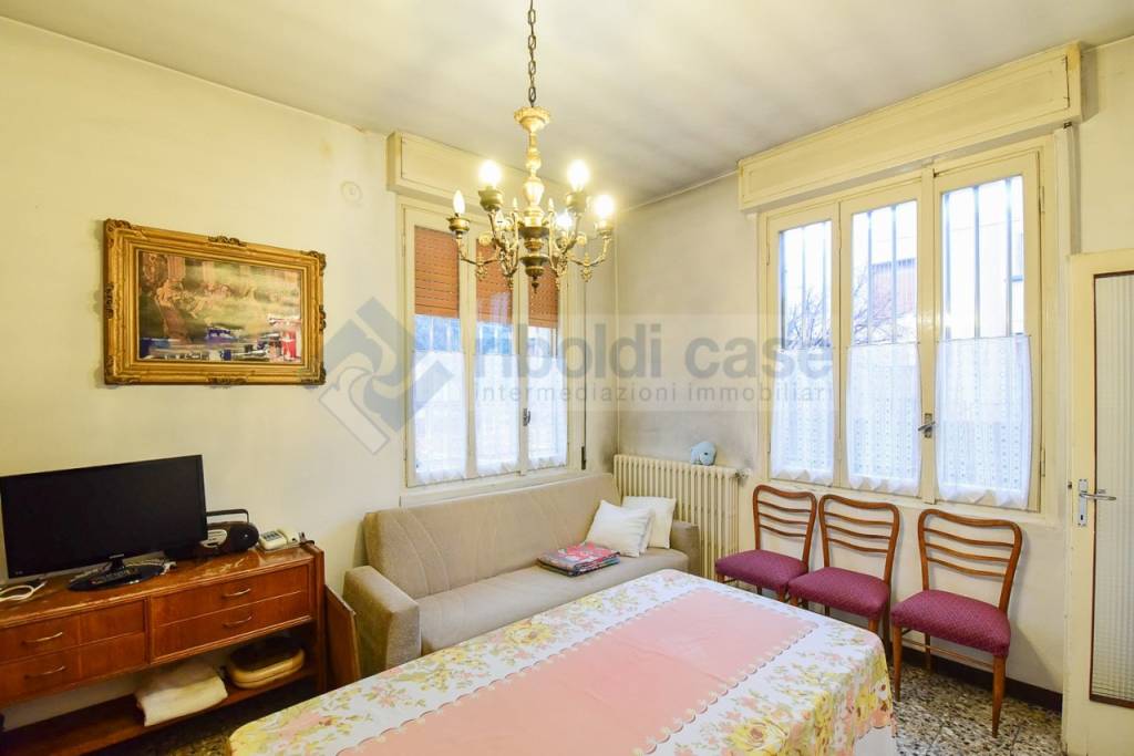 casa indipendente in vendita a Desio