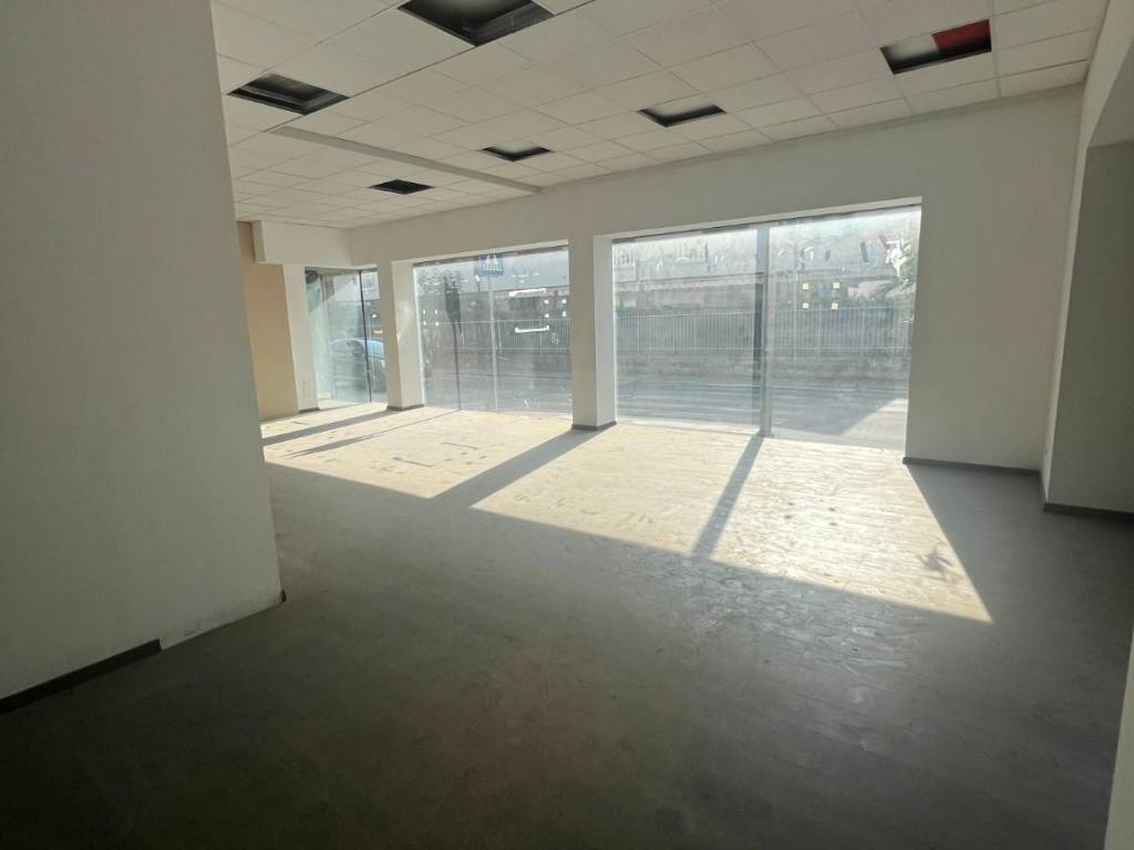 negozio in vendita a Desio