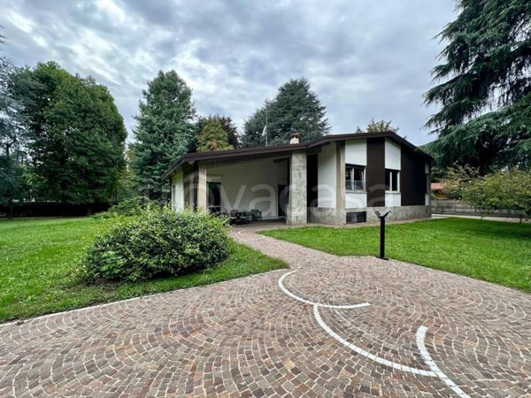 casa indipendente in vendita a Desio