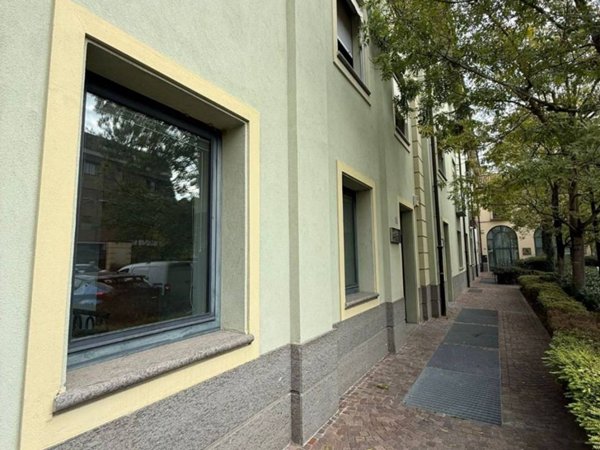 negozio in vendita a Desio
