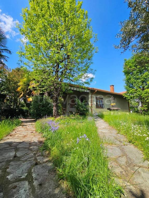 casa indipendente in vendita a Desio