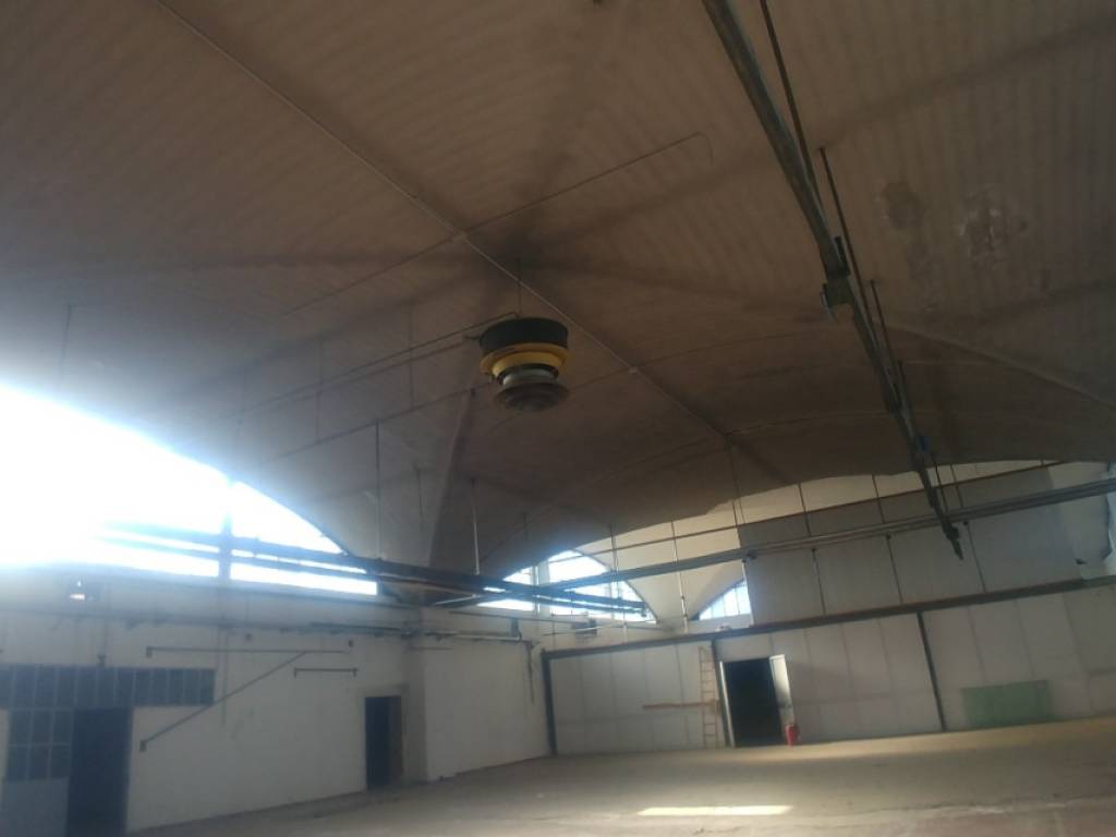 negozio in vendita a Desio