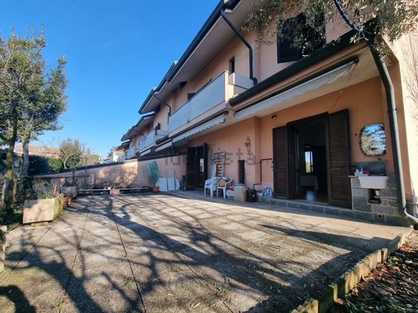 casa indipendente in vendita a Desio
