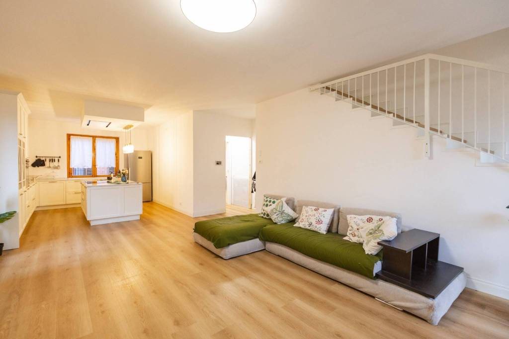 casa indipendente in vendita a Desio