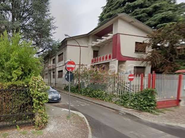 casa indipendente in vendita a Desio