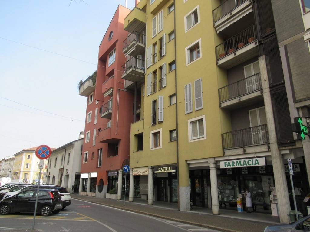 negozio in vendita a Desio