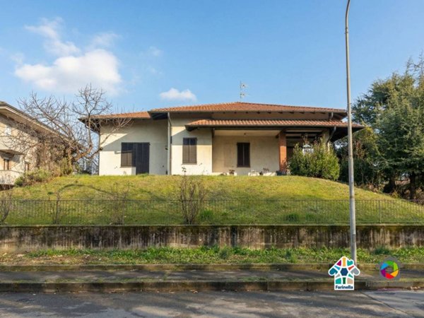 casa indipendente in vendita a Desio