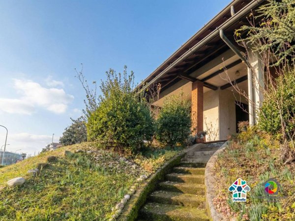 casa indipendente in vendita a Desio