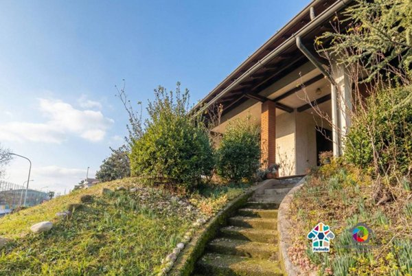 casa indipendente in vendita a Desio