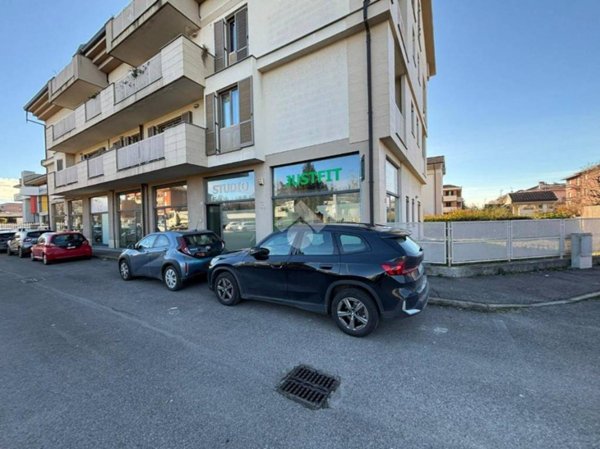negozio in vendita a Desio