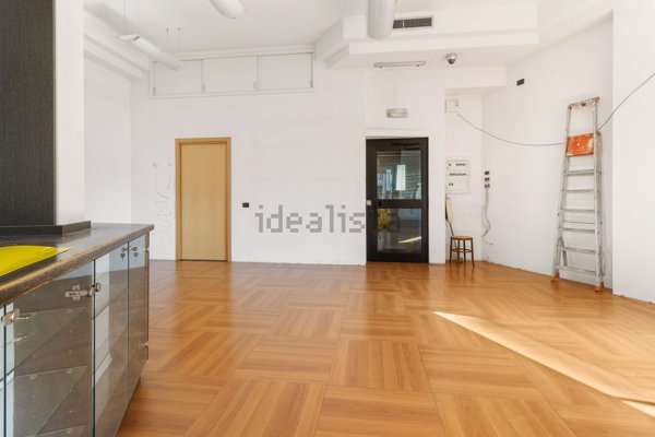 negozio in vendita a Desio