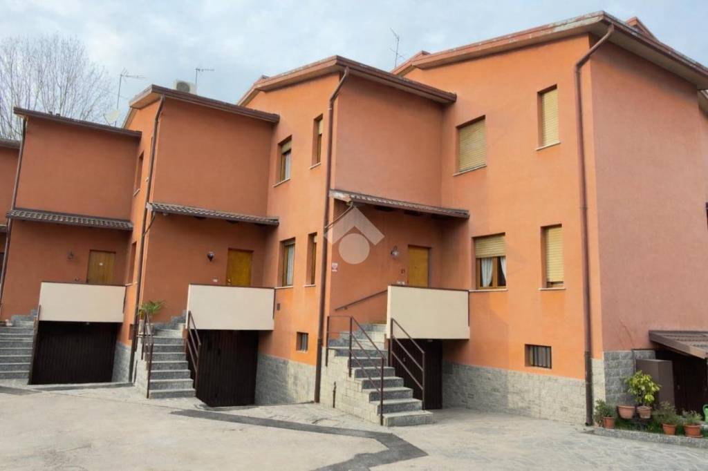 casa indipendente in vendita a Desio
