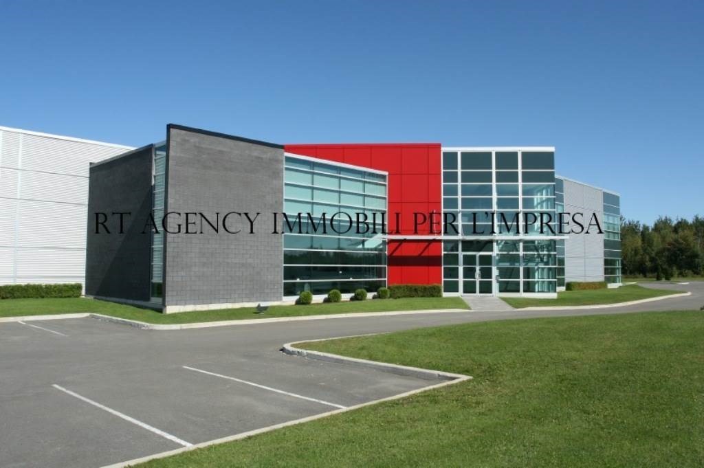 locale commerciale in vendita a Desio