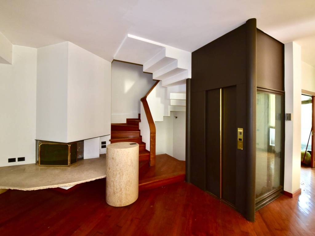 casa indipendente in vendita a Desio