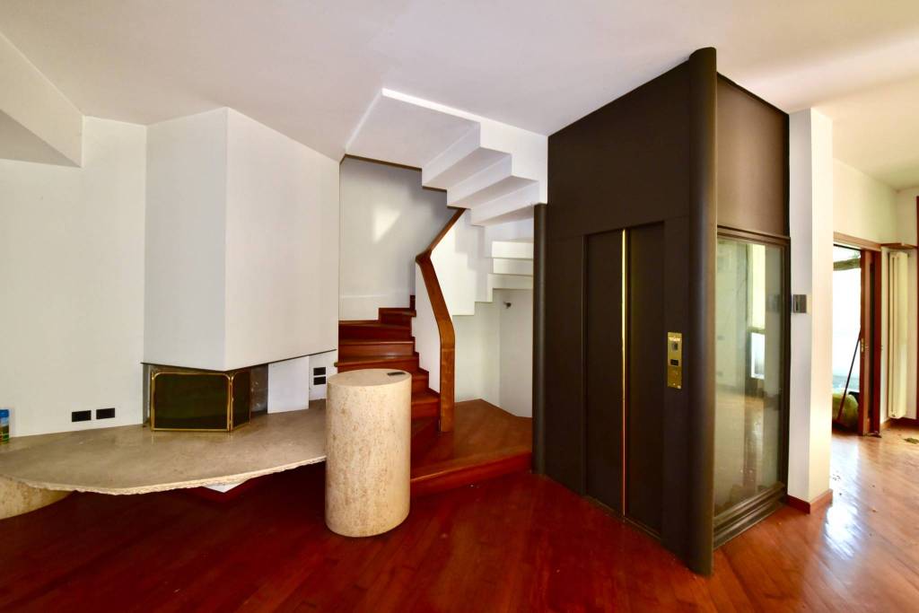 casa indipendente in vendita a Desio