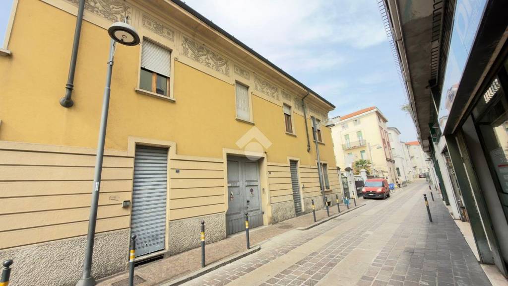casa indipendente in vendita a Desio