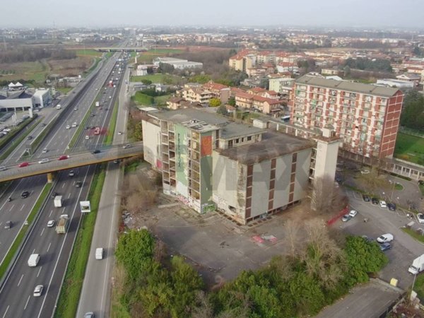 intera palazzina in vendita a Desio