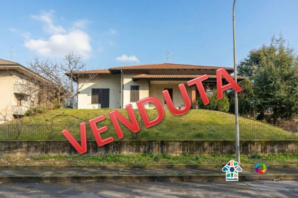 casa indipendente in vendita a Desio